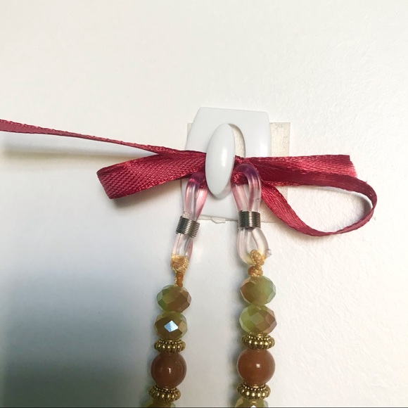 Beautiful Beaded necklace with Ribbon Closure 🎀 - Picture 6 of 6